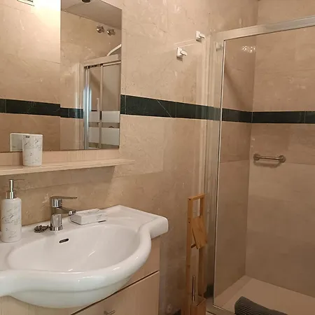 Luxury In The Heart Of Apartment *